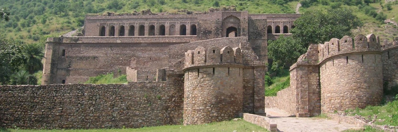 Haunted Place Bhangarh Fort with Ranthambore National Park Tours – 4 Nights 5 Days